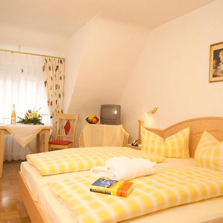 Gasthaus-Pension Zum Kreuz 스툴린겐 외부 사진