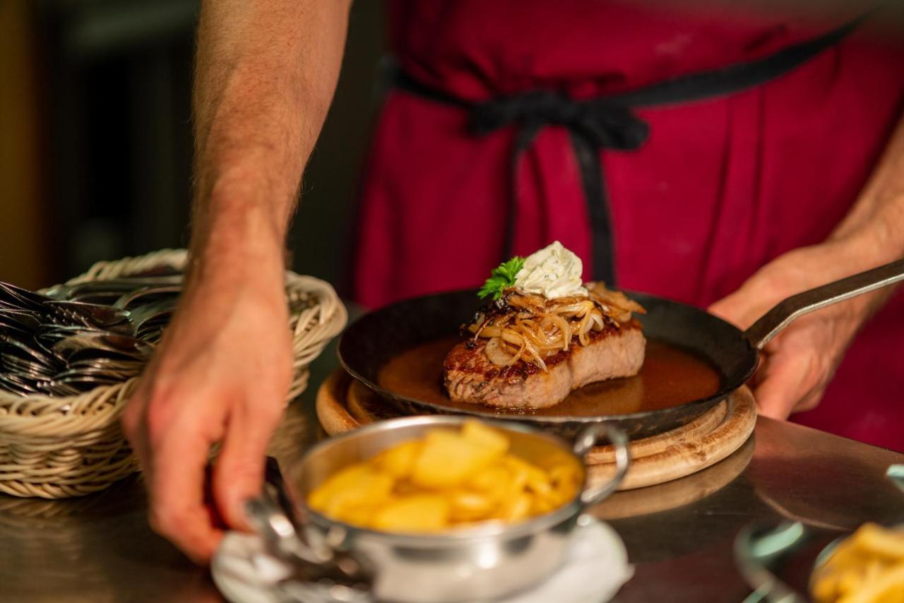 Gasthaus-Pension Zum Kreuz 스툴린겐 외부 사진