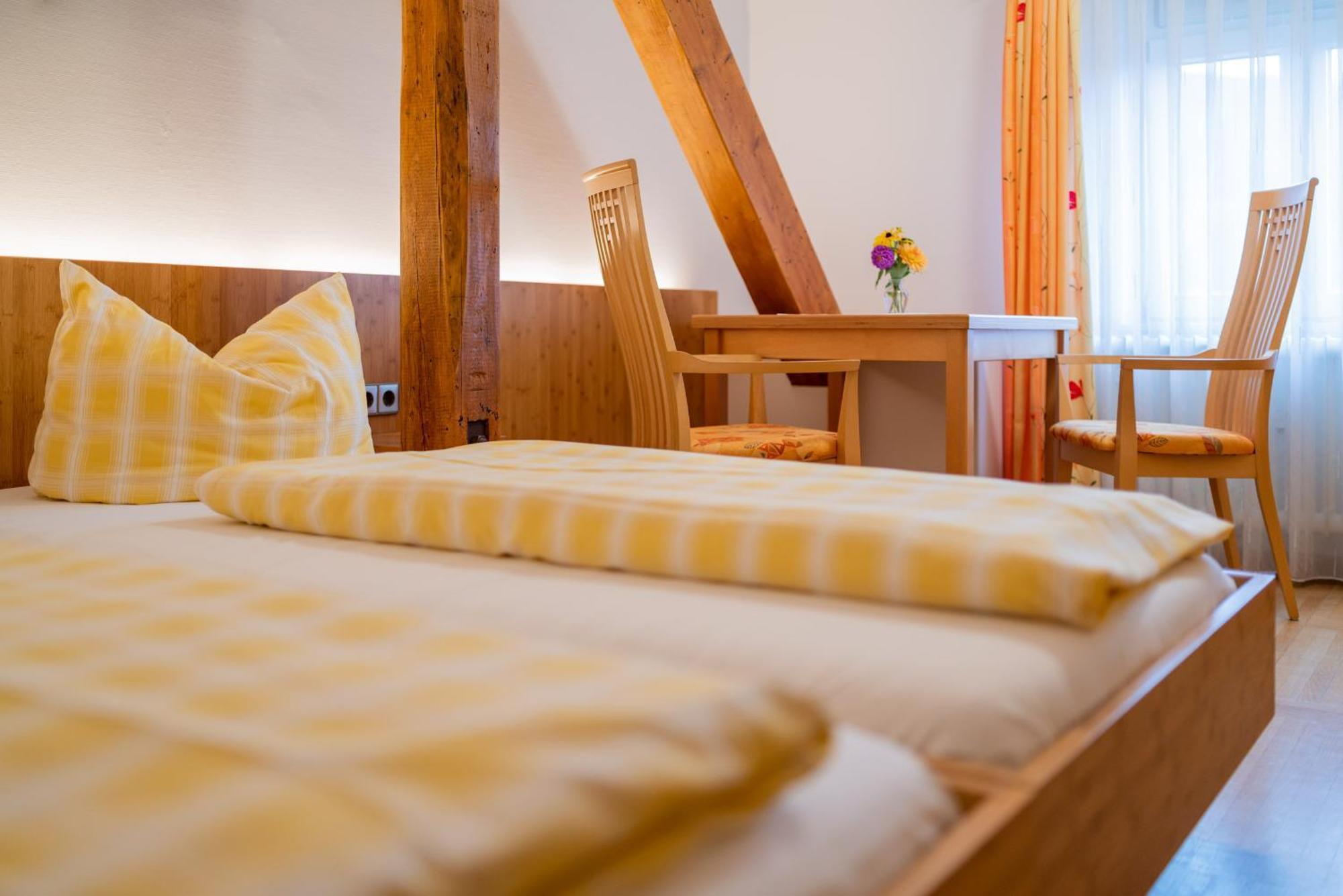 Gasthaus-Pension Zum Kreuz 스툴린겐 외부 사진