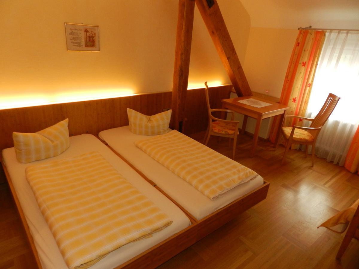 Gasthaus-Pension Zum Kreuz 스툴린겐 외부 사진